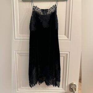Alice and Olivia lace trimmed velvet slip dress size medium